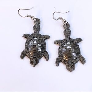 Dangling silver turtle earrings